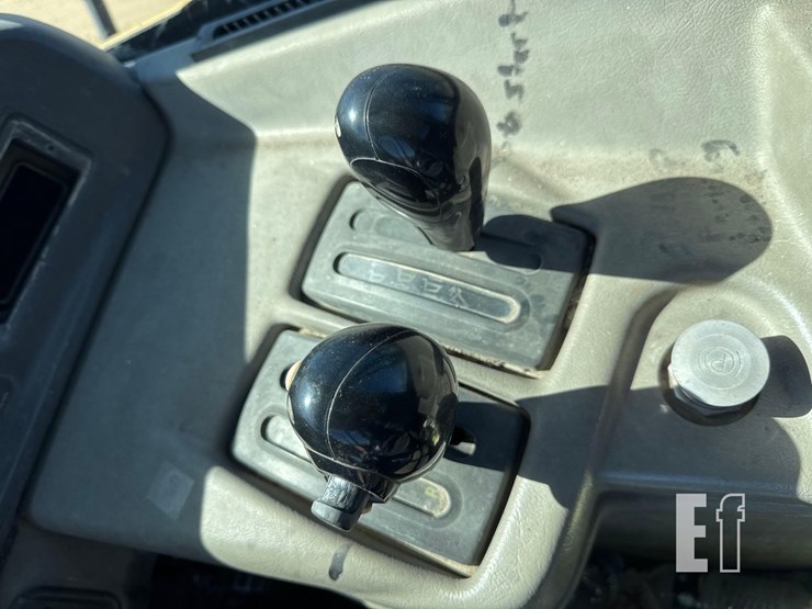 2007-caterpillar-725-image-20