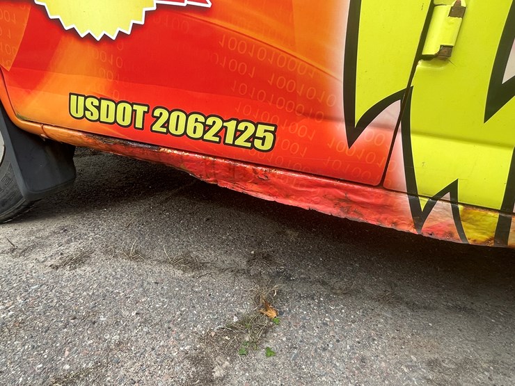 #1404-•-2006-chevy-cargo-van-(wi-title-in-delay)-image-11