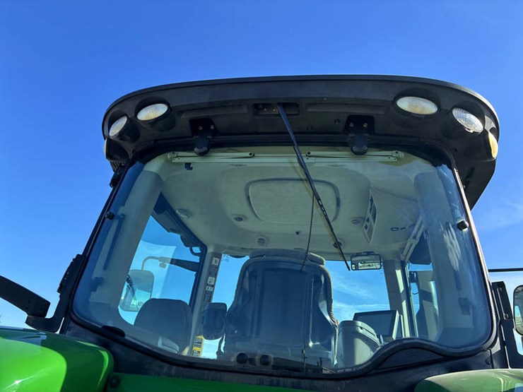 2014-john-deere-8295r-image-25