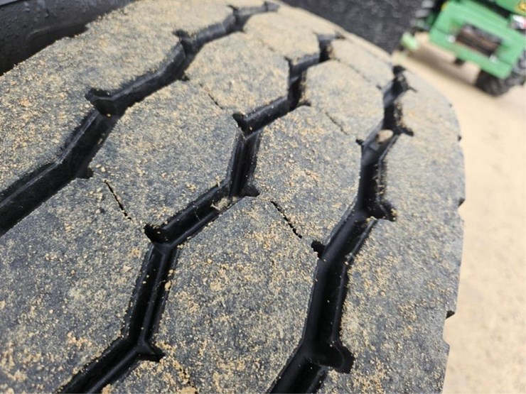 international-4900-image-45