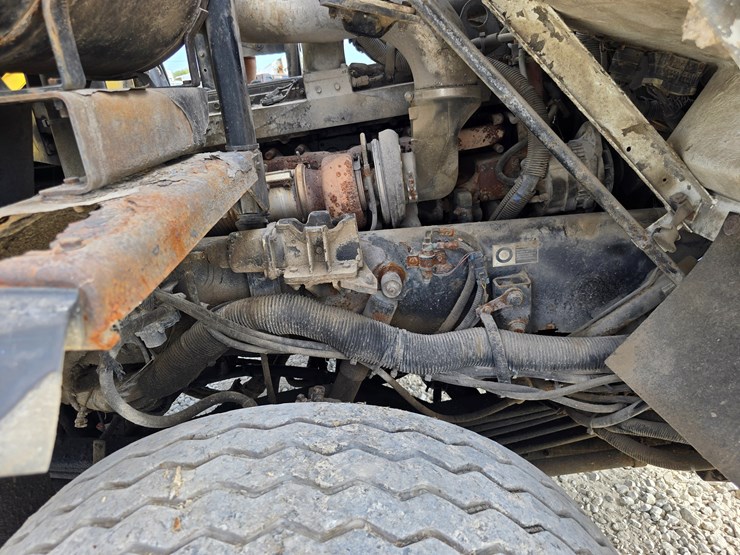 2003-peterbilt-320-image-74