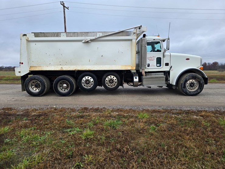 peterbilt-367-image-32