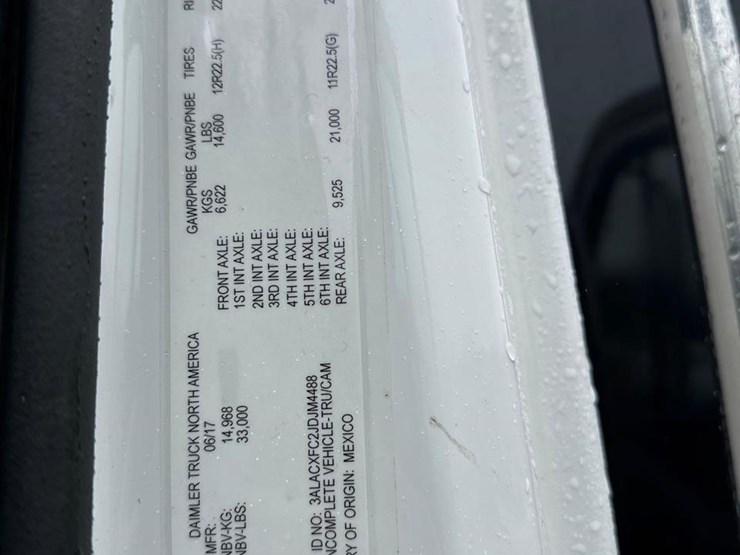 freightliner-business-class-m2-106-image-8