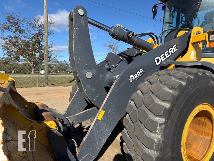 2022-deere-624-p-tier-image-16