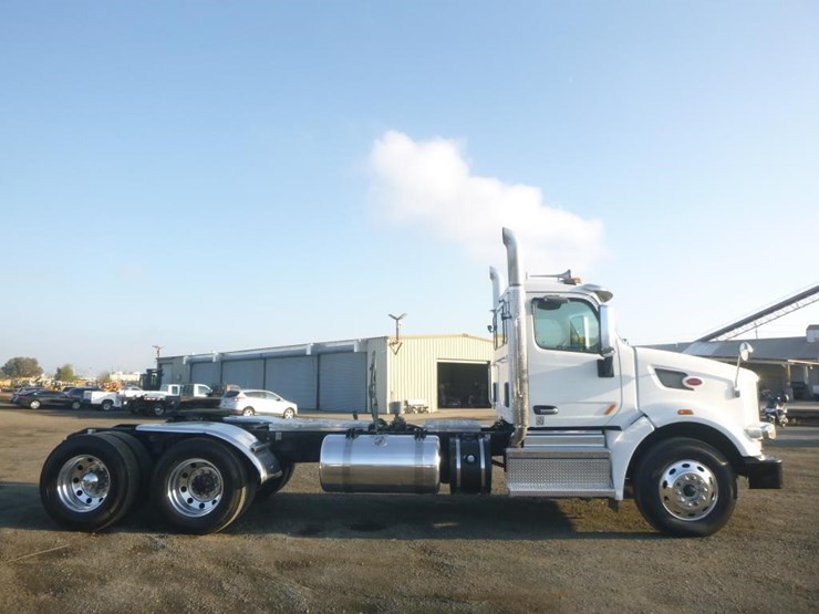 2019-peterbilt-567-image-6