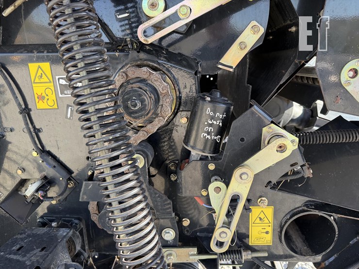 case-ih-rb565-image-22