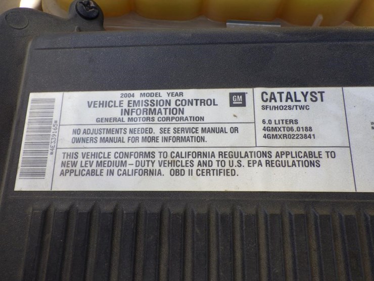 2004-chevrolet-2500hd-image-13