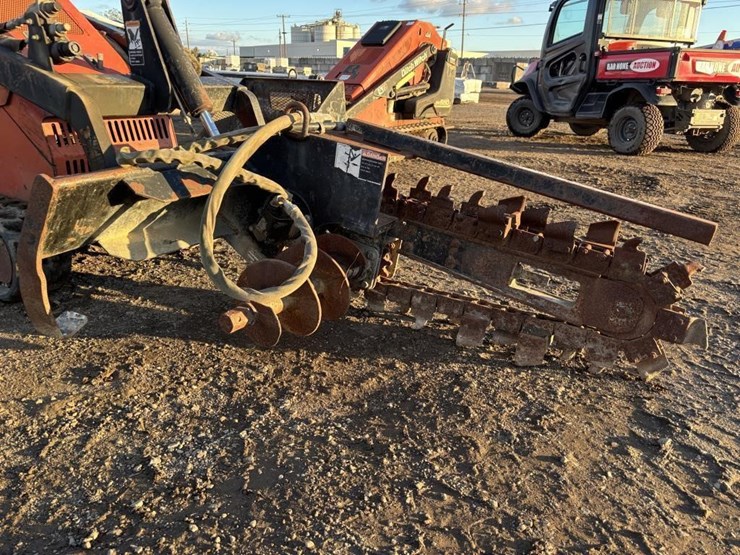 2006-ditch-witch-sk650-image-10