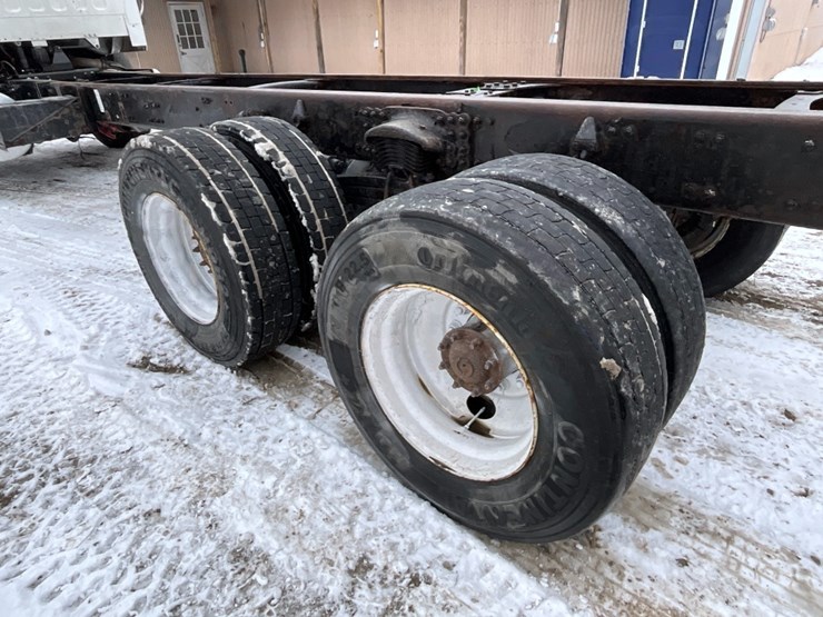 freightliner-114sd-image-12