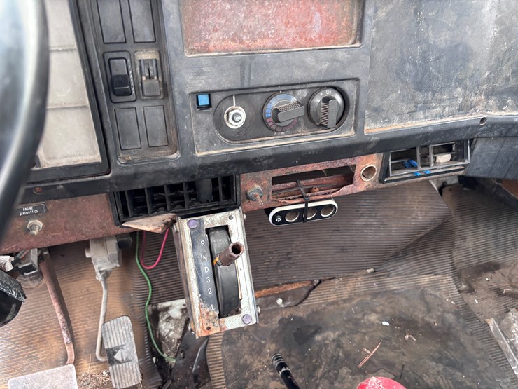 1997-international-4700-image-10