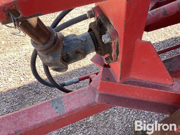 chandler-dry-litter-spreader-image-11