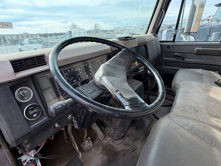 international-4700-image-16