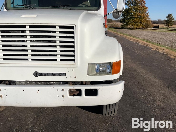 international-4700-image-9