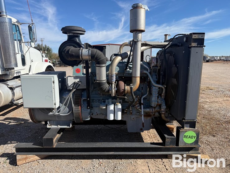 marathon-magnaplus-200kw-skid-mounted-diesel-generator-image-2