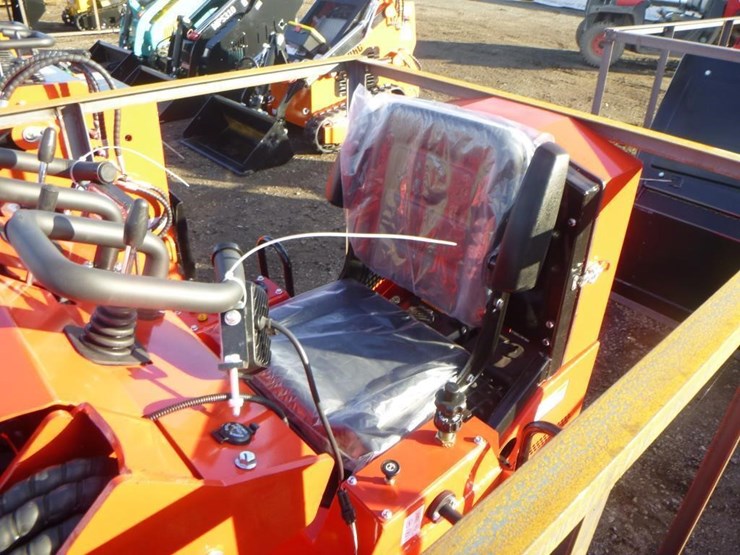 2025-agt-sda-140t-skid-steer-track-loader-image-12