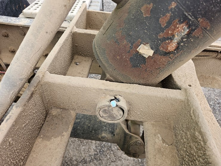 freightliner-columbia-112-image-48