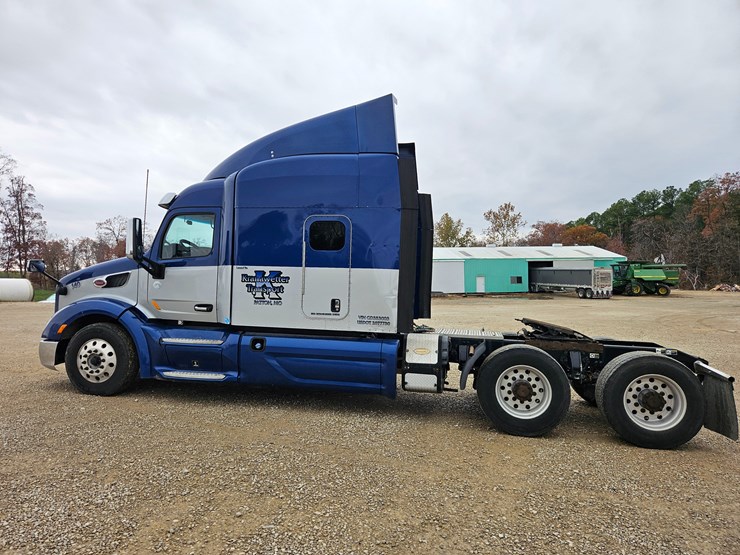 peterbilt-579-image-9