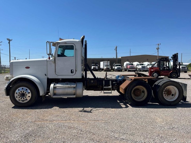 2012-peterbilt-388-image-8