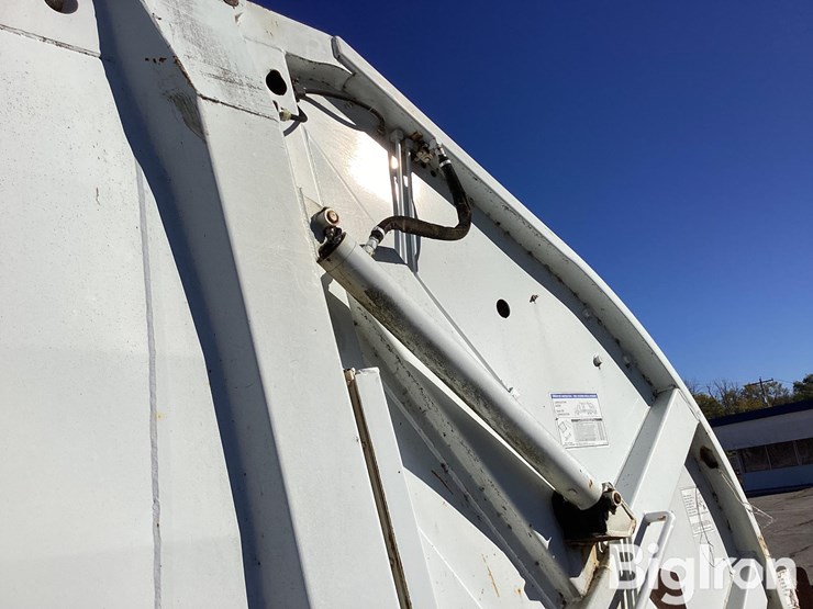 international-4900-image-20