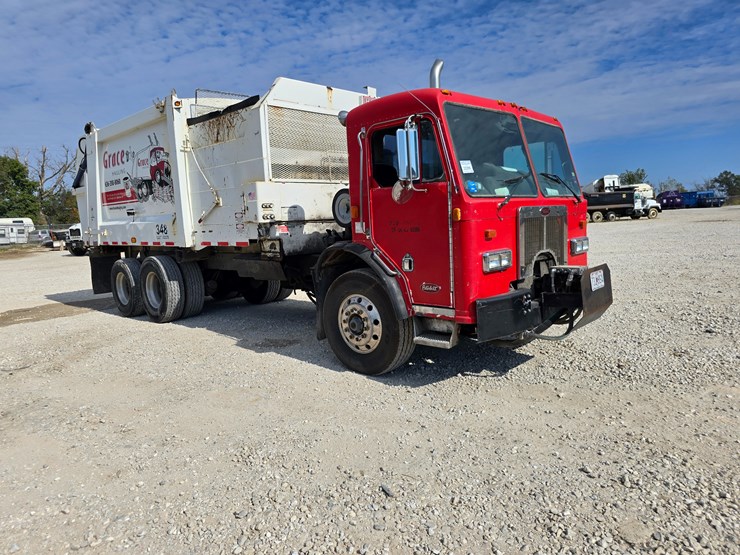 2003-peterbilt-320-image-43