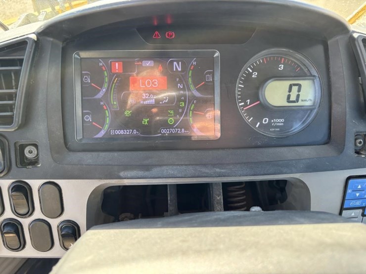 2014-komatsu-wa380-7-image-40