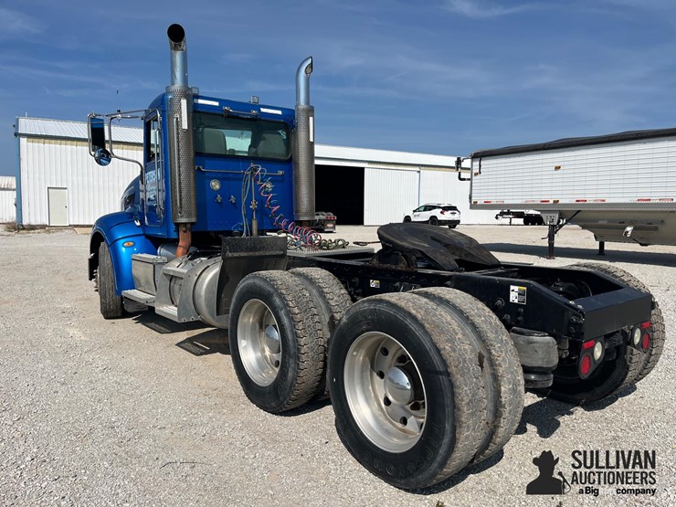 peterbilt-386-image-7