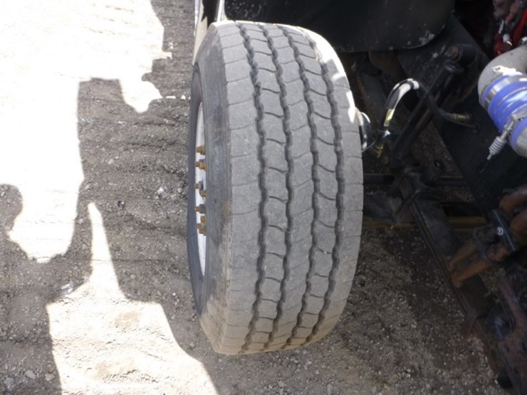 freightliner-coronado-122-image-25