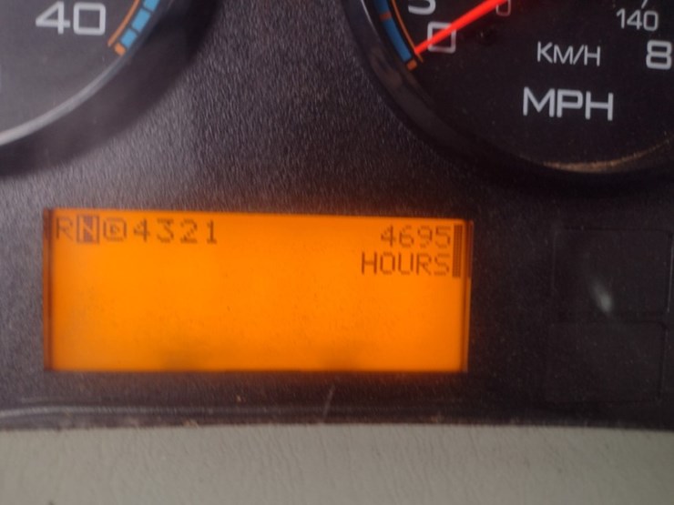 international-workstar-7400-image-8