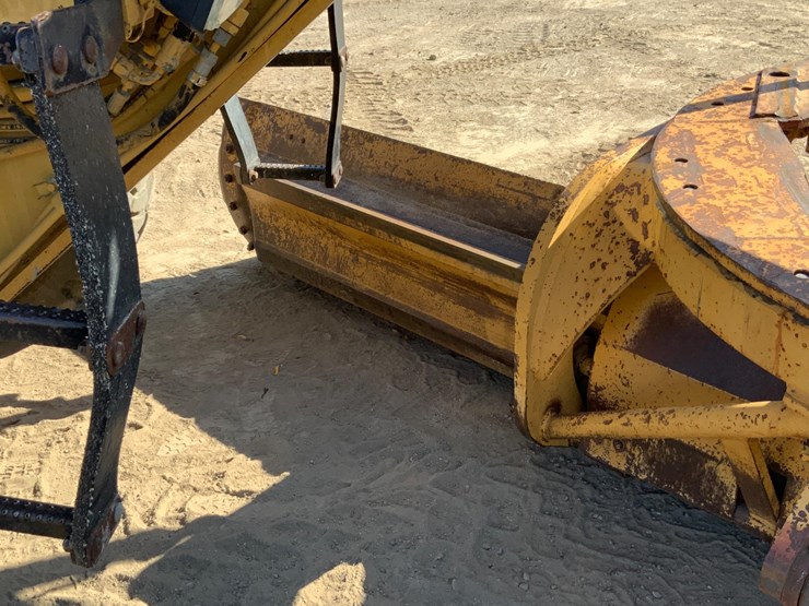 2001-caterpillar-140h-vhp-image-13