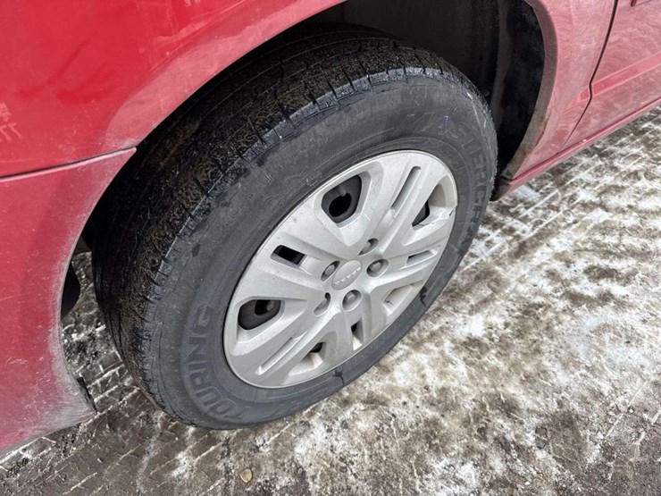 2014-dodge-caravan-image-23