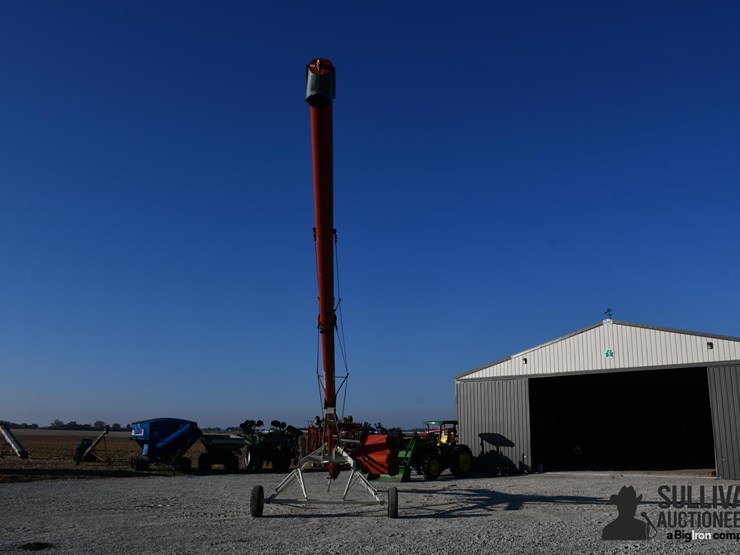 buhler-farm-king-y1060tm-10"x60'-swing-away-auger-image-6