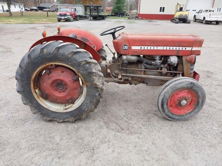 massey-ferguson-135-image-3