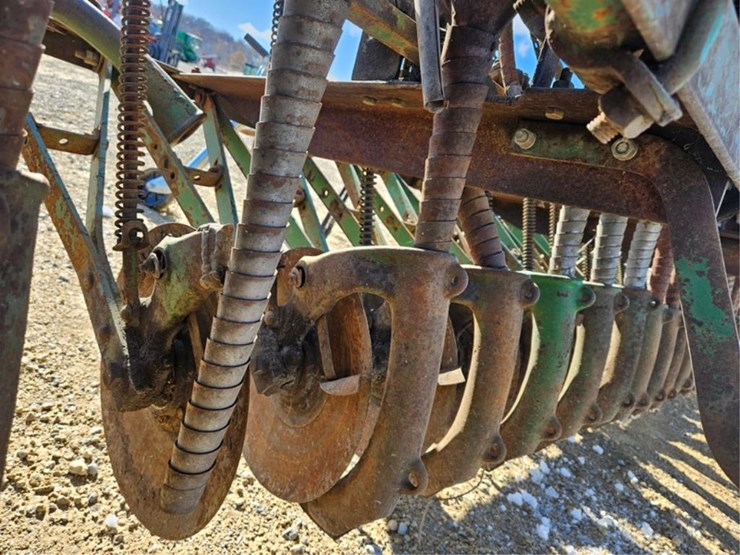 #3356-•-john-deere-van-brunt-grain-drill-image-20