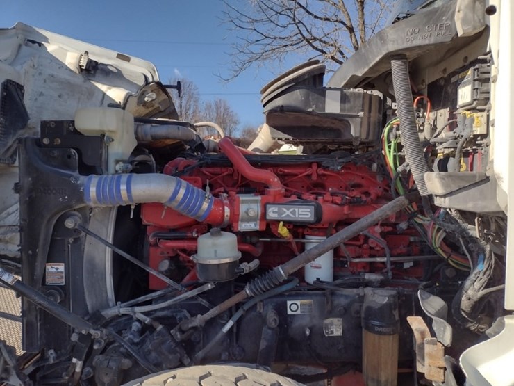 peterbilt-567-image-22