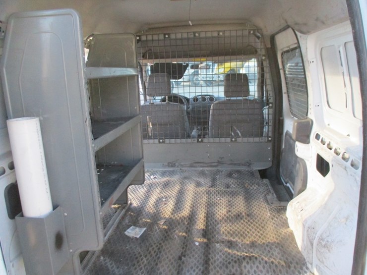2010-ford-transit-connect-image-11