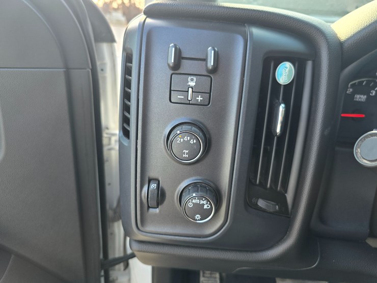 chevrolet-silverado-5500hd-image-73