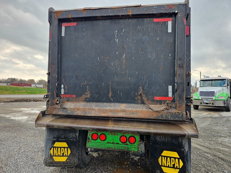 freightliner-columbia-112-image-15