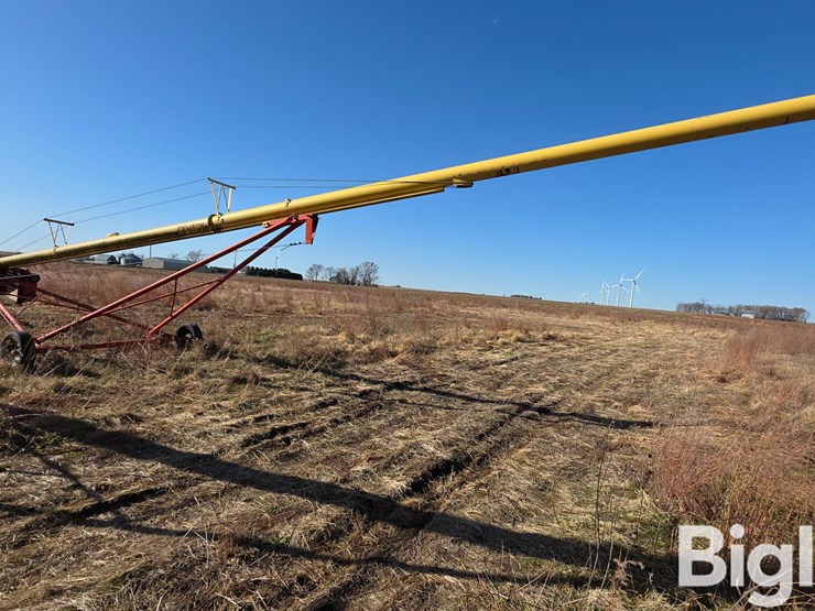 westfield-1060-auger-w/swing-hopper-image-8