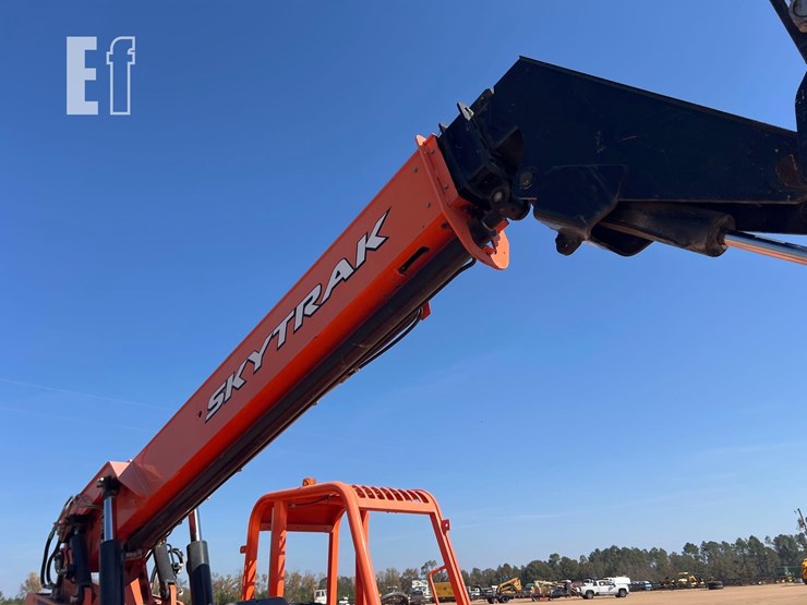 2019-jlg-6042-image-27