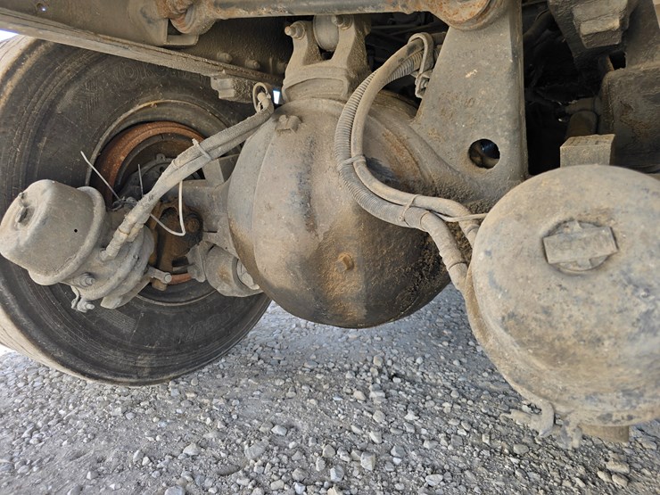 2003-peterbilt-320-image-101