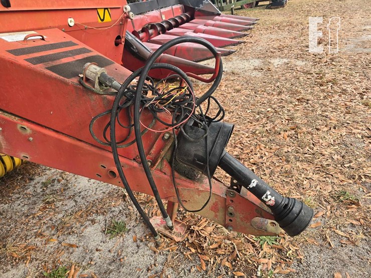 new-holland-648-image-6