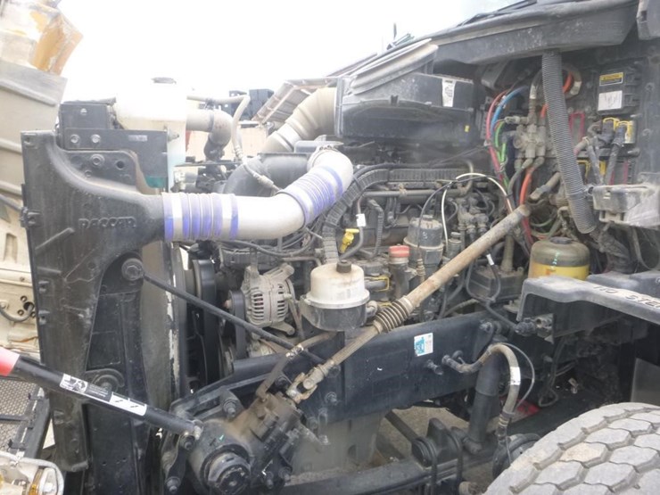 2019-peterbilt-567-image-22