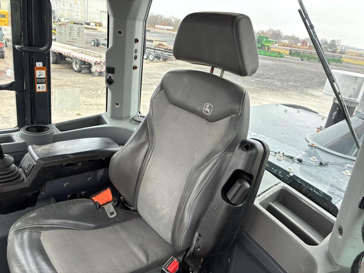 john-deere-624-image-85