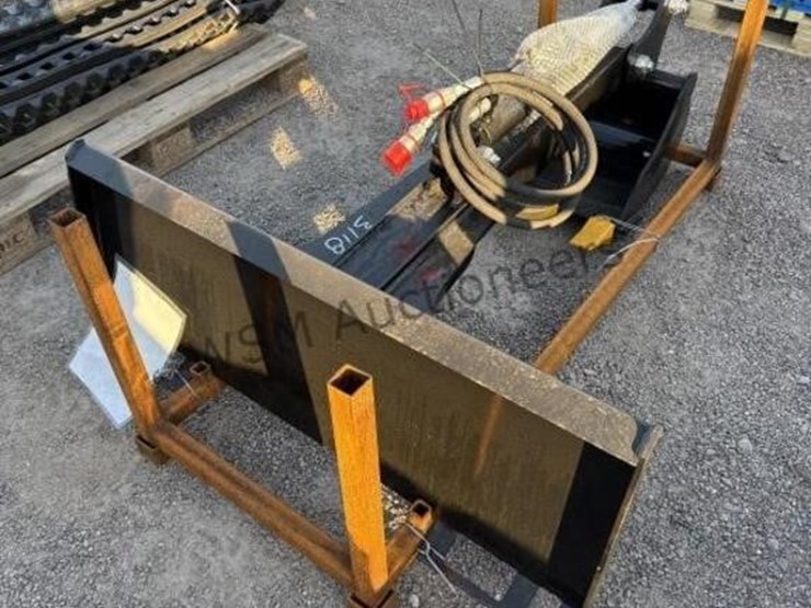 2025-giyi-bk56-backhoe-arm-for-skid-steer-image-3