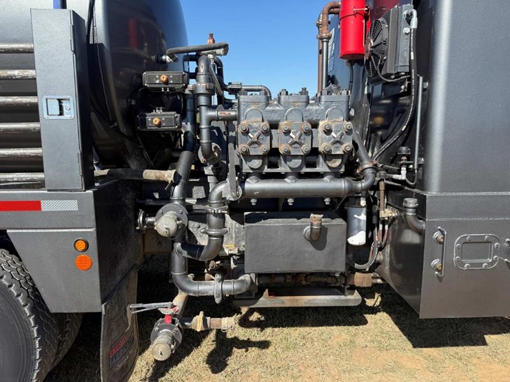 2018-kenworth-t800-image-12