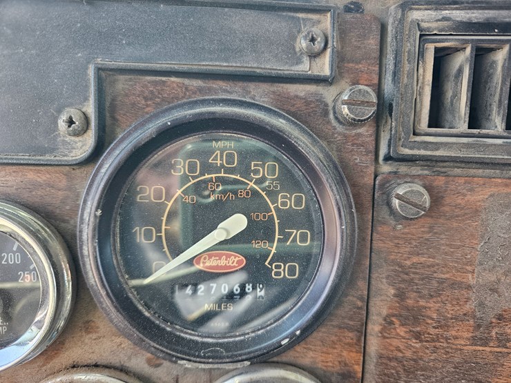 peterbilt-379-image-84