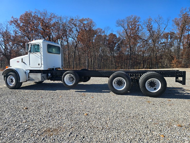 peterbilt-357-image-15