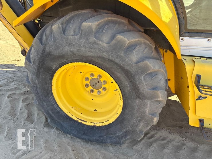 new-holland-b95-image-11