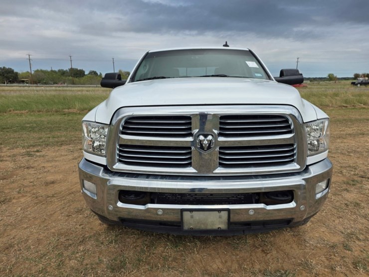 2017-dodge-2500-image-2