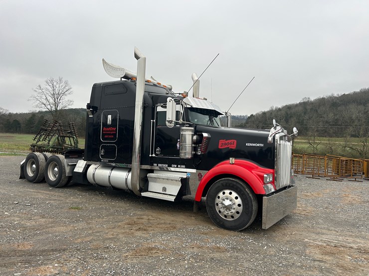 2005-kenworth-w900l-image-2